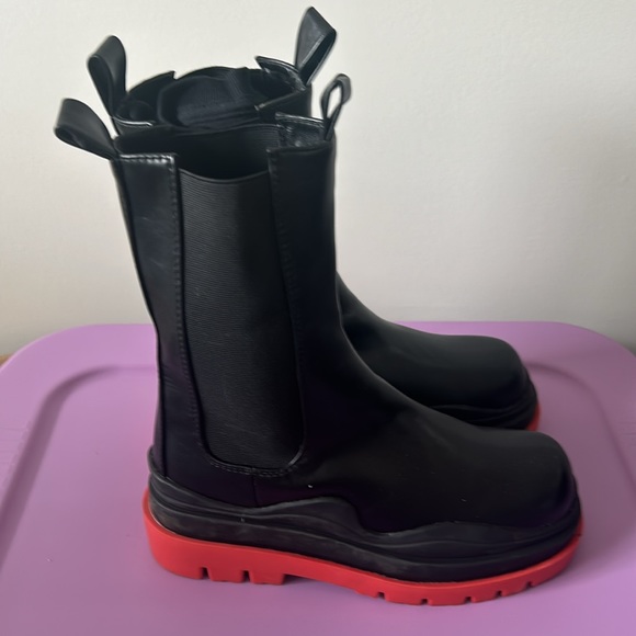 Boots - Picture 4 of 5